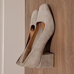 LOQ "Greige" Suede Villa Piedra Block Heels (Size 10)